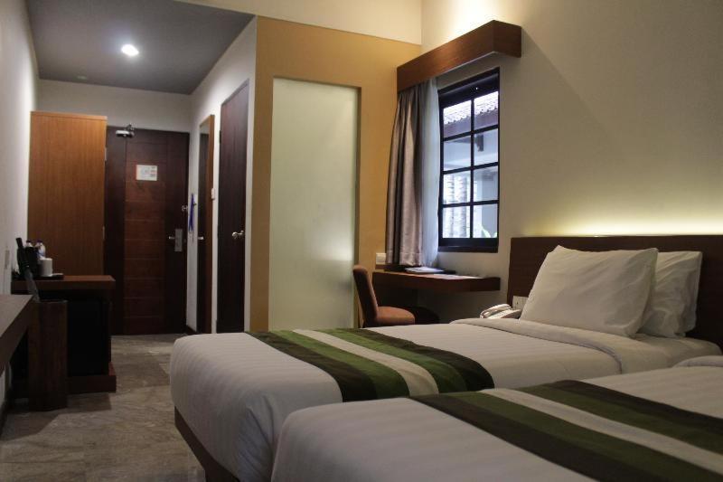 Grand Whiz Hotel Nusa Dua  Zimmer foto